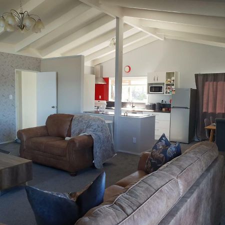 B, D & D Bed And Breakfast Taupo Luaran gambar