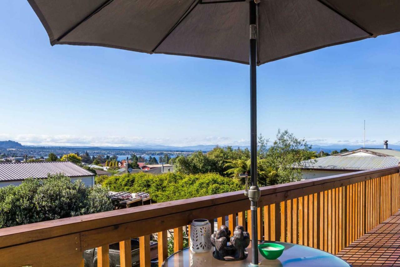 B, D & D Bed And Breakfast Taupo Luaran gambar