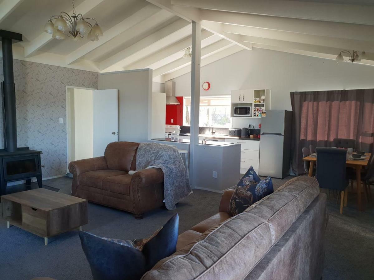 B, D & D Bed And Breakfast Taupo Luaran gambar