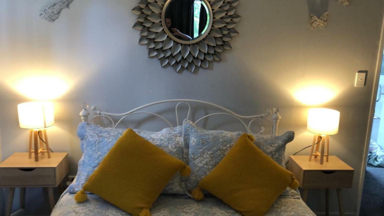 B, D & D Bed And Breakfast Taupo Luaran gambar
