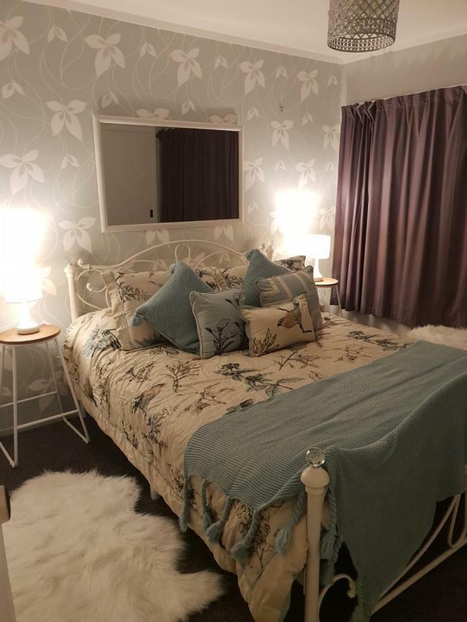 B, D & D Bed And Breakfast Taupo Luaran gambar