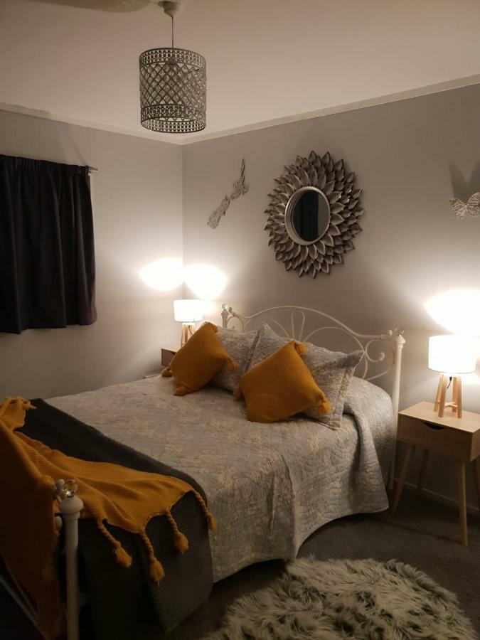 B, D & D Bed And Breakfast Taupo Luaran gambar